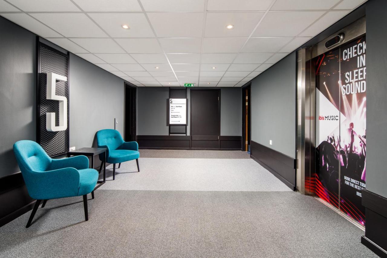 Ibis London Heathrow Terminal 5 Hotel Hillingdon Bagian luar foto