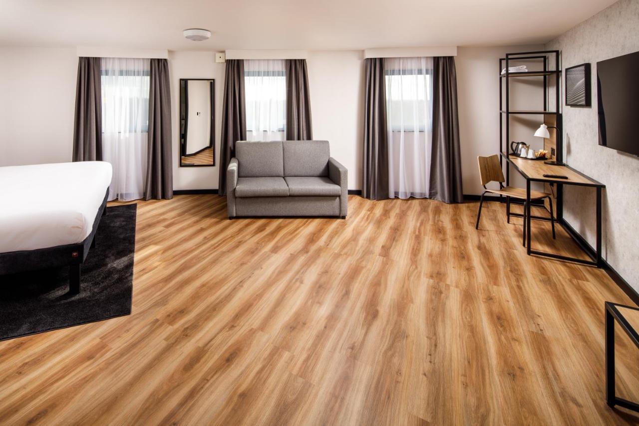 Ibis London Heathrow Terminal 5 Hotel Hillingdon Bagian luar foto